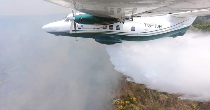 Reportan 32 horas de vuelo para el control de incendios en Petén