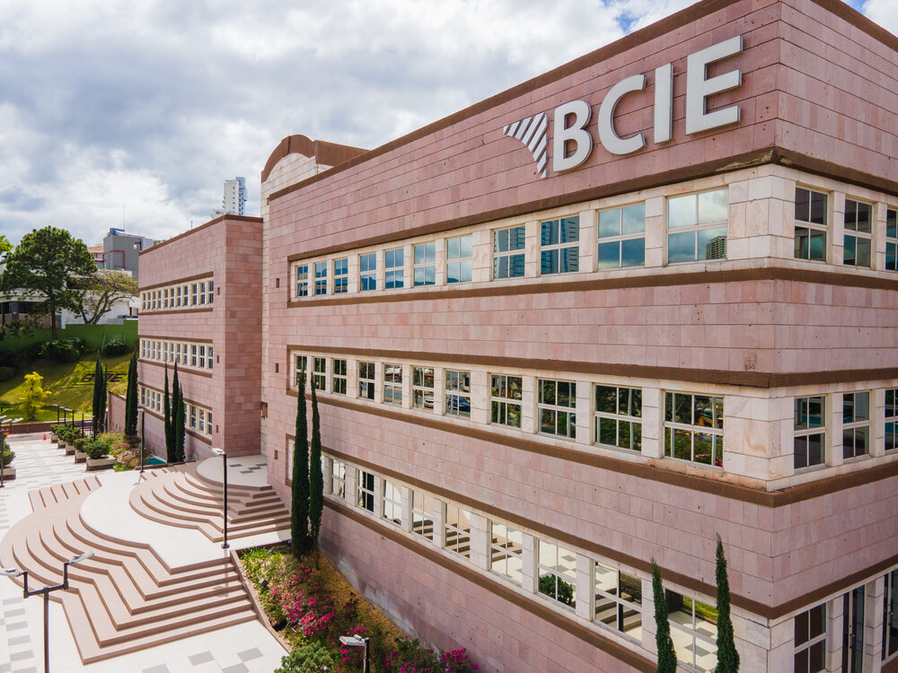 El BCIE planea convertirse en un banco “más humano” y mejorar calidad de vida en la región