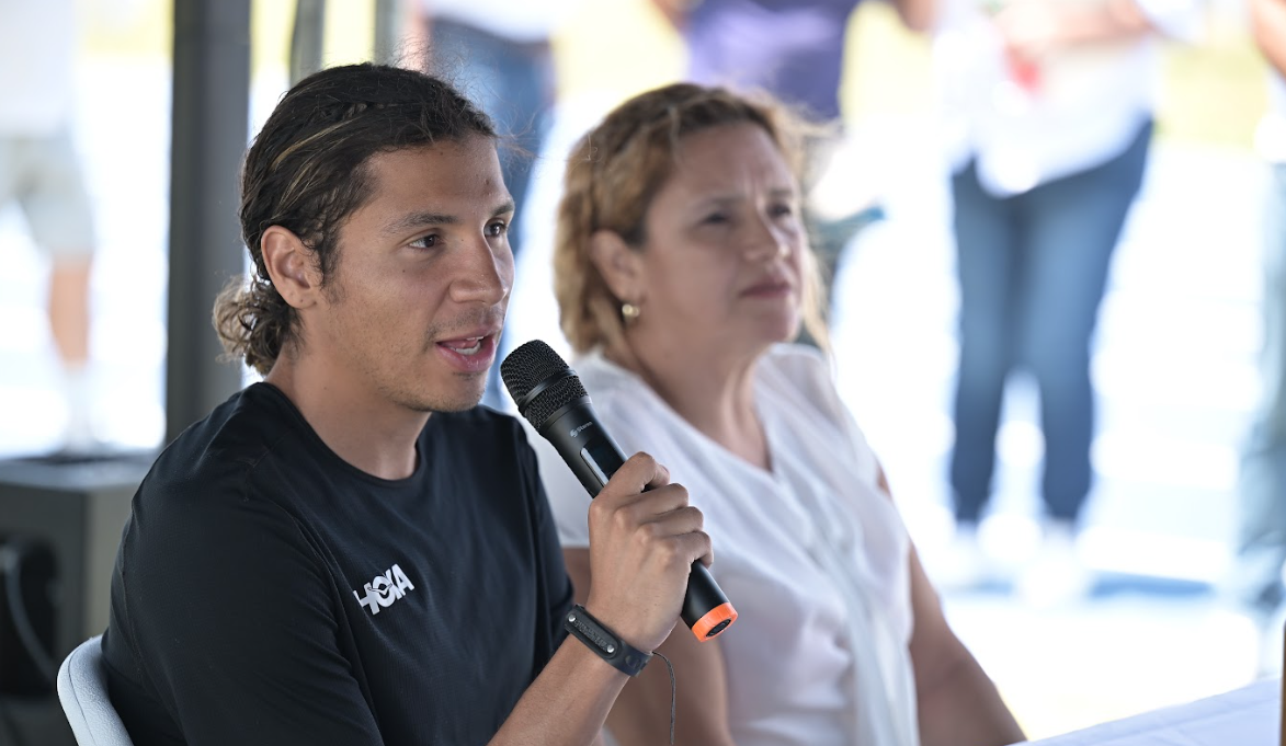 Luis Grijalva conquista doble oro en el Sound Running Track Fest