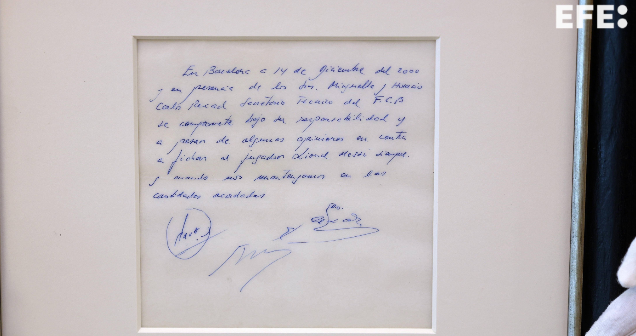 La servilleta del primer contrato de Messi con el Barcelona se vendió por 890 mil euros