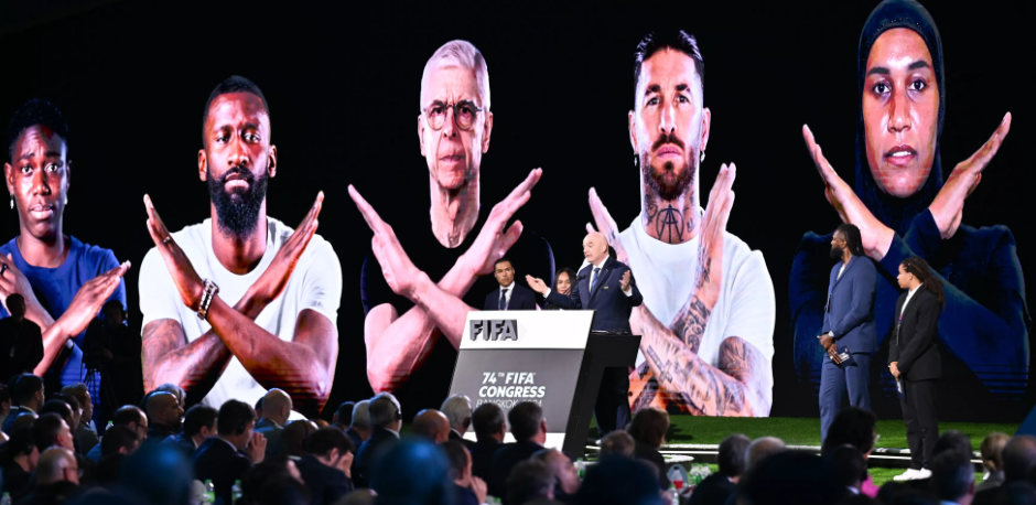 La FIFA presenta medidas para erradicar el racismo del mundo del futbol