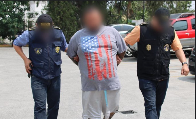Capturan en Mixco a presunto pandillero por extorsión. / Foto: PNC.