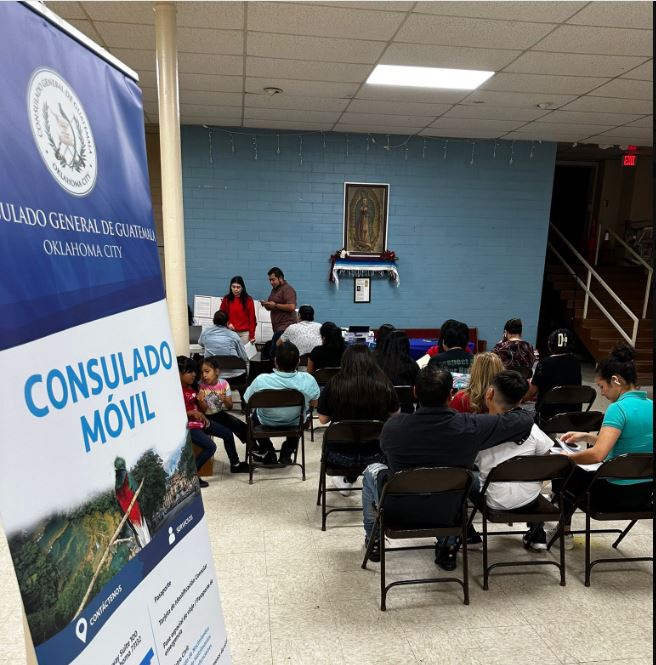 Cerca de 18 mil servicios en consulados móviles se brindaron en mayo. / Foto: Minex.