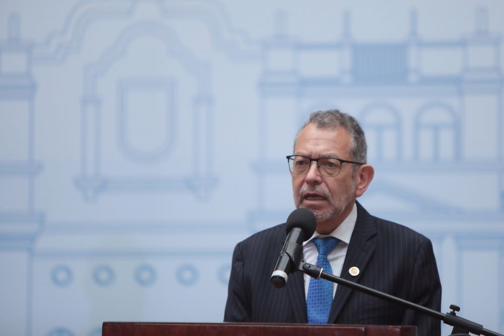 Nuevo ministro de Comunicaciones promete una gestión transparente