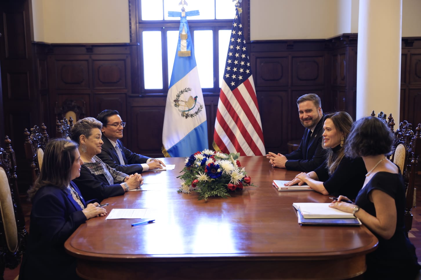 Primera dama de la Nación se reúne con  Mileydi Guilarte, administradora adjunta de USAID