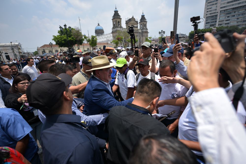 Presidente renueva compromiso con los trabajadores guatemaltecos