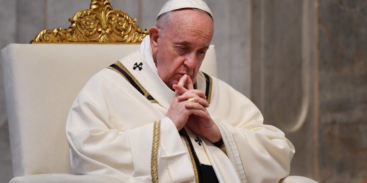 Papa Francisco se reúne con premios Nobel. / Foto: La Opinión Bolivia.