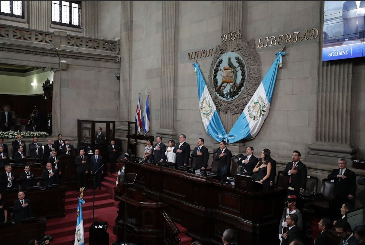 Presidentes de los tres poderes del Estado se reunieron para conmemorar a la Constitución Política de la República de Guatemala