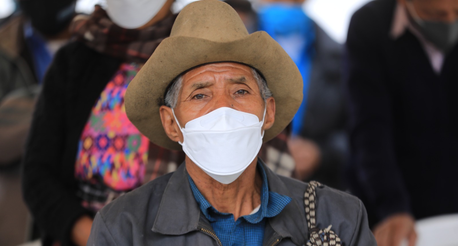 Utilice mascarilla, la principal recomendación de las autoridades ante la contaminación del aire