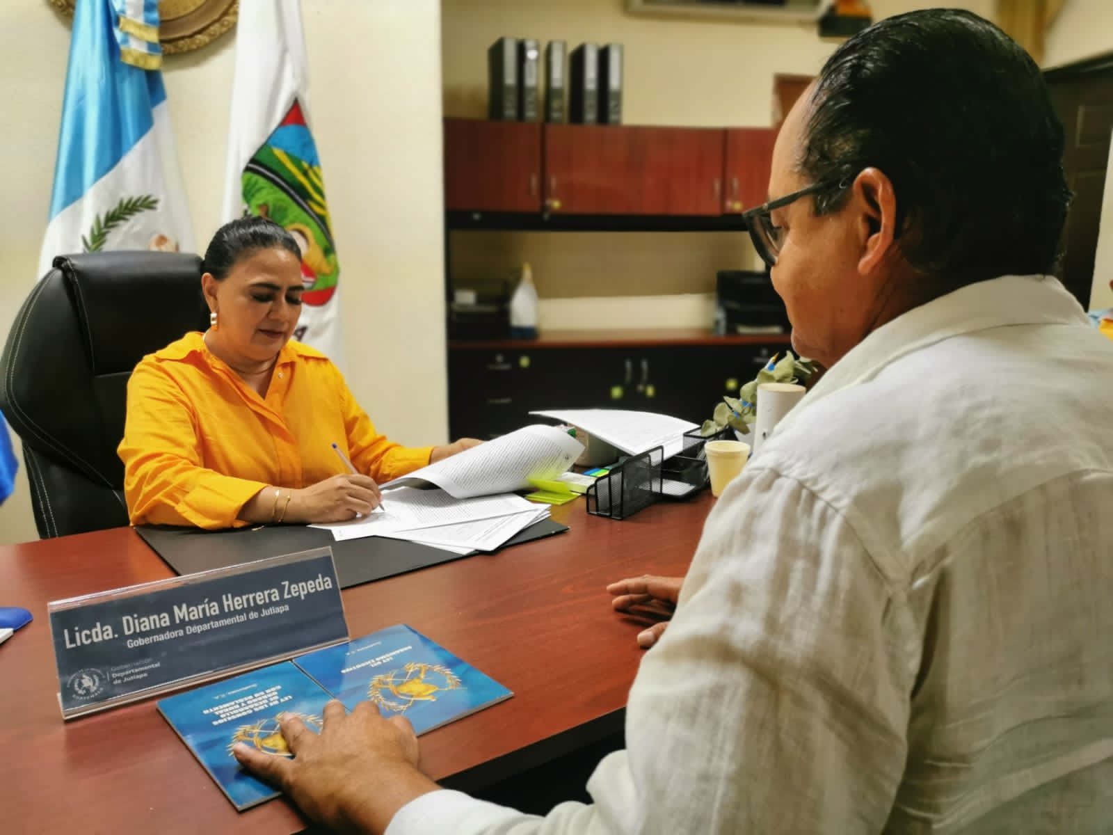 Codede de Jutiapa firma convenios para la ejecución de proyectos de infraestructura vial, educación y agua