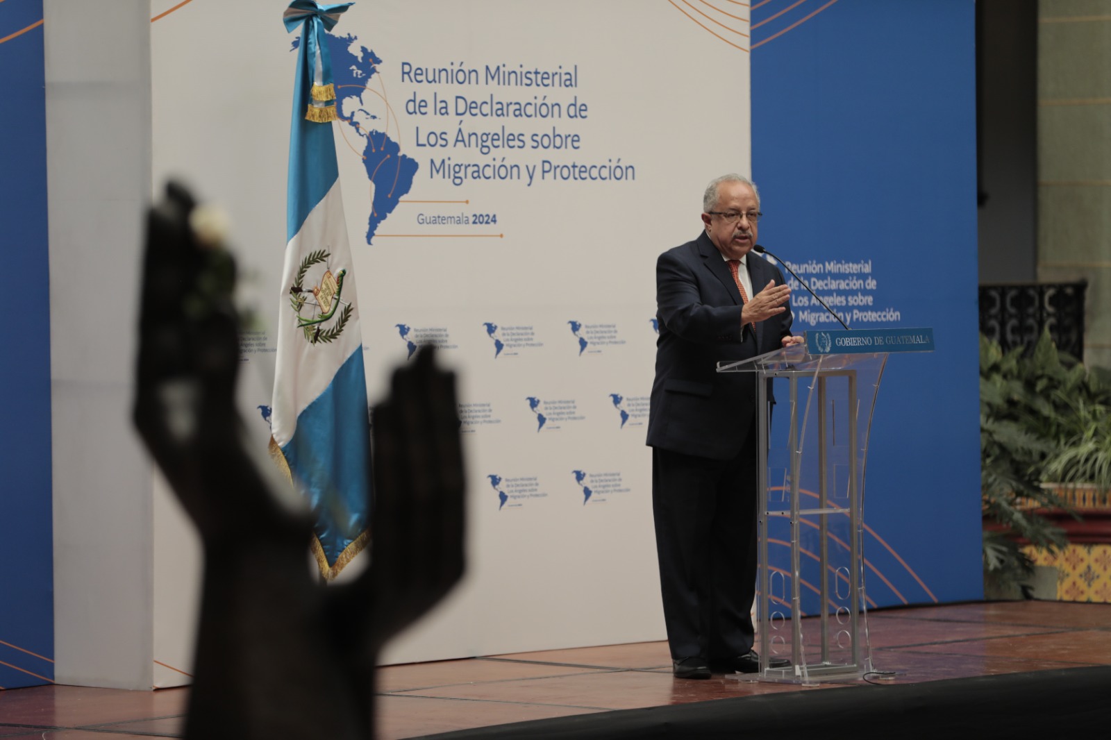 El canciller de Guatemala, Carlos Martínez, sostuvo reuniones con distintos funcionarios que asistieron a la Reunión Ministerial de la Declaración de Los Ángeles sobre Migración y Protección. /Foto: Noé Pérez