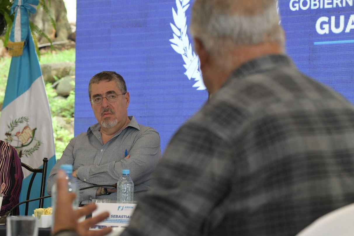 Presidente Arévalo aborda necesidades de Santa Rosa en reunión con alcaldes