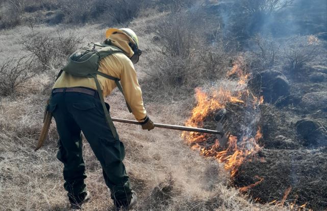 BRIF-GUA de Jalapa controla incendio en el kilómetro 141 de la RN 18