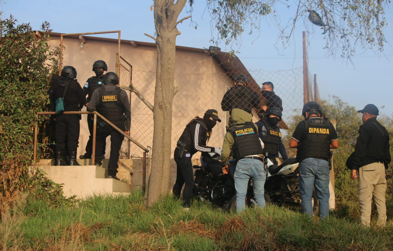 PNC logró la captura de tres personas, entre ellas dos señalados de un ataque armado en Amatitlán.