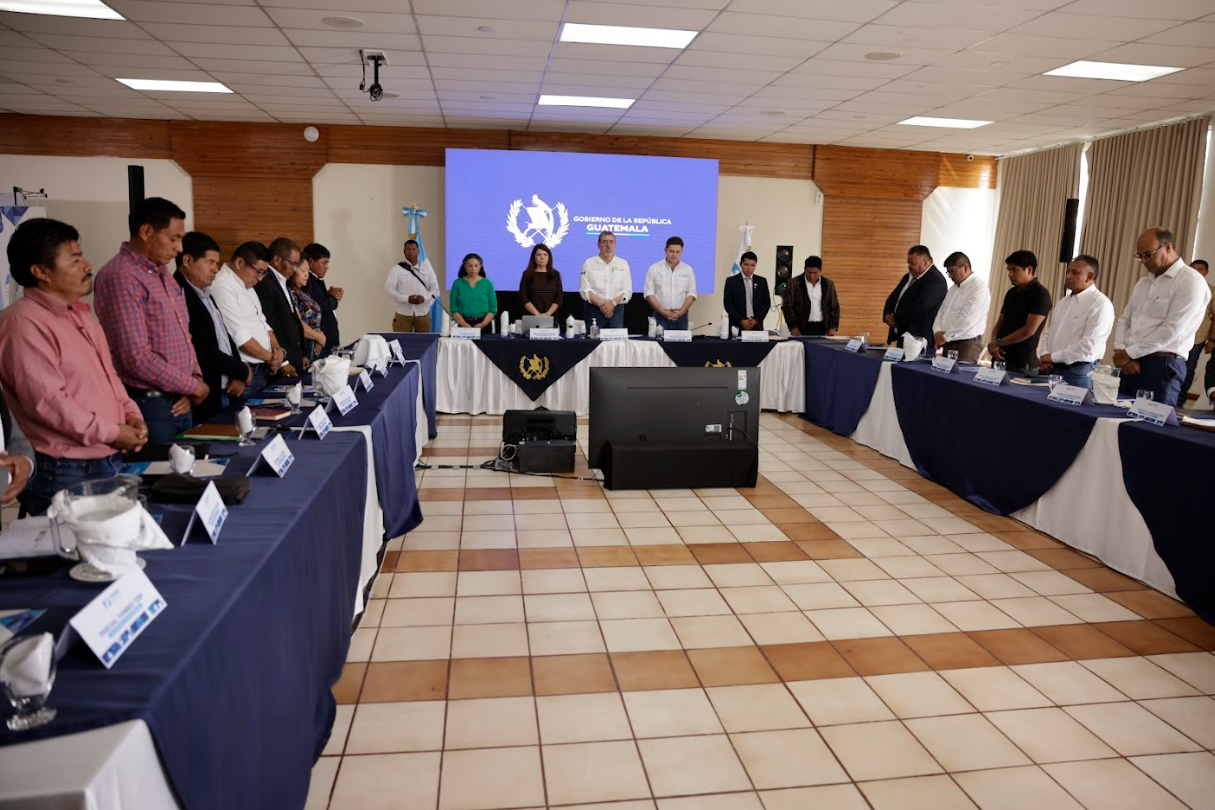 Presidente y alcaldes de Sololá dialogan por el desarrollo a nivel local