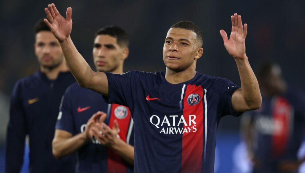 Mbappé se despide del Parque de los Príncipes con cariño de la grada