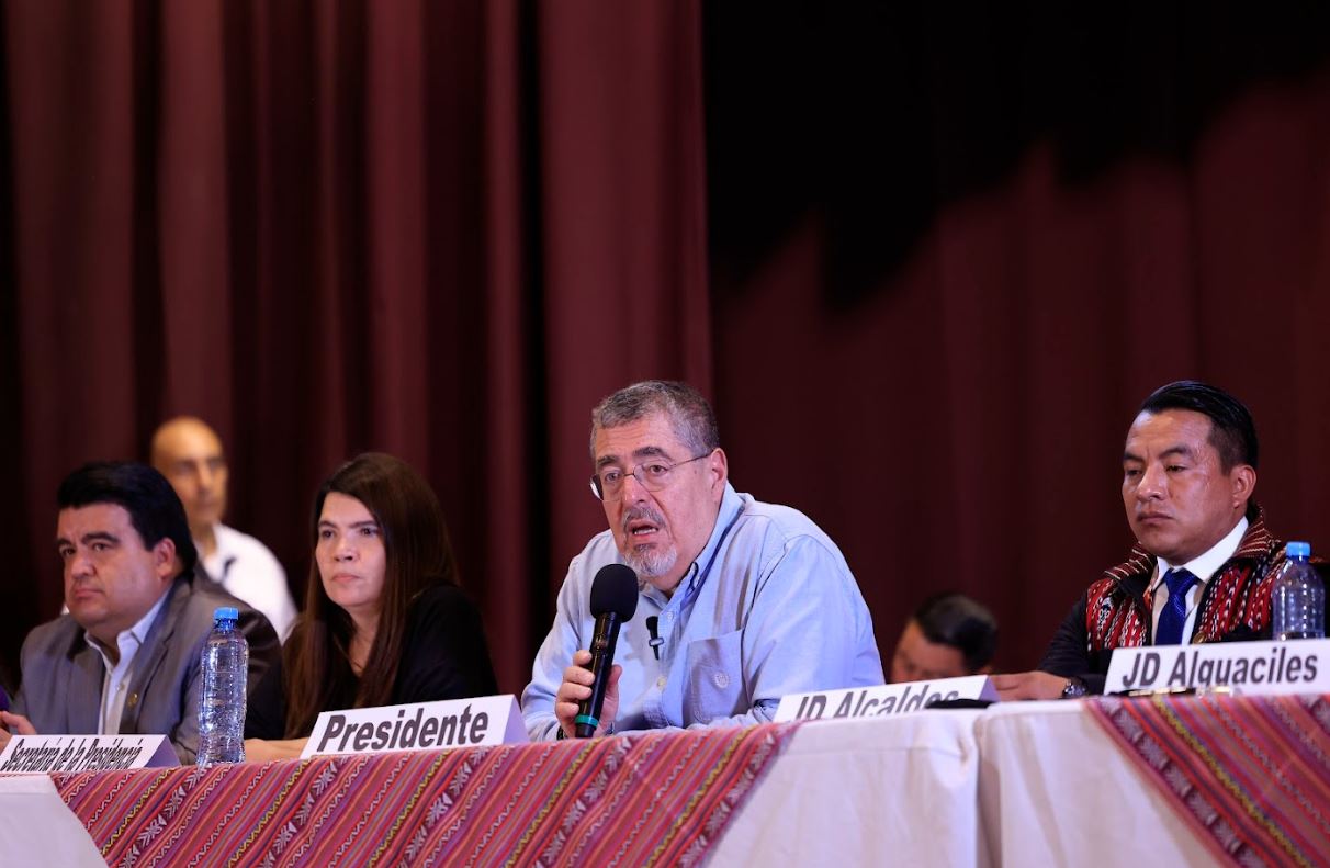 Presidente atiende demandas de la población, entre ellas la solicitud de TPS al Gobierno de EE. UU.