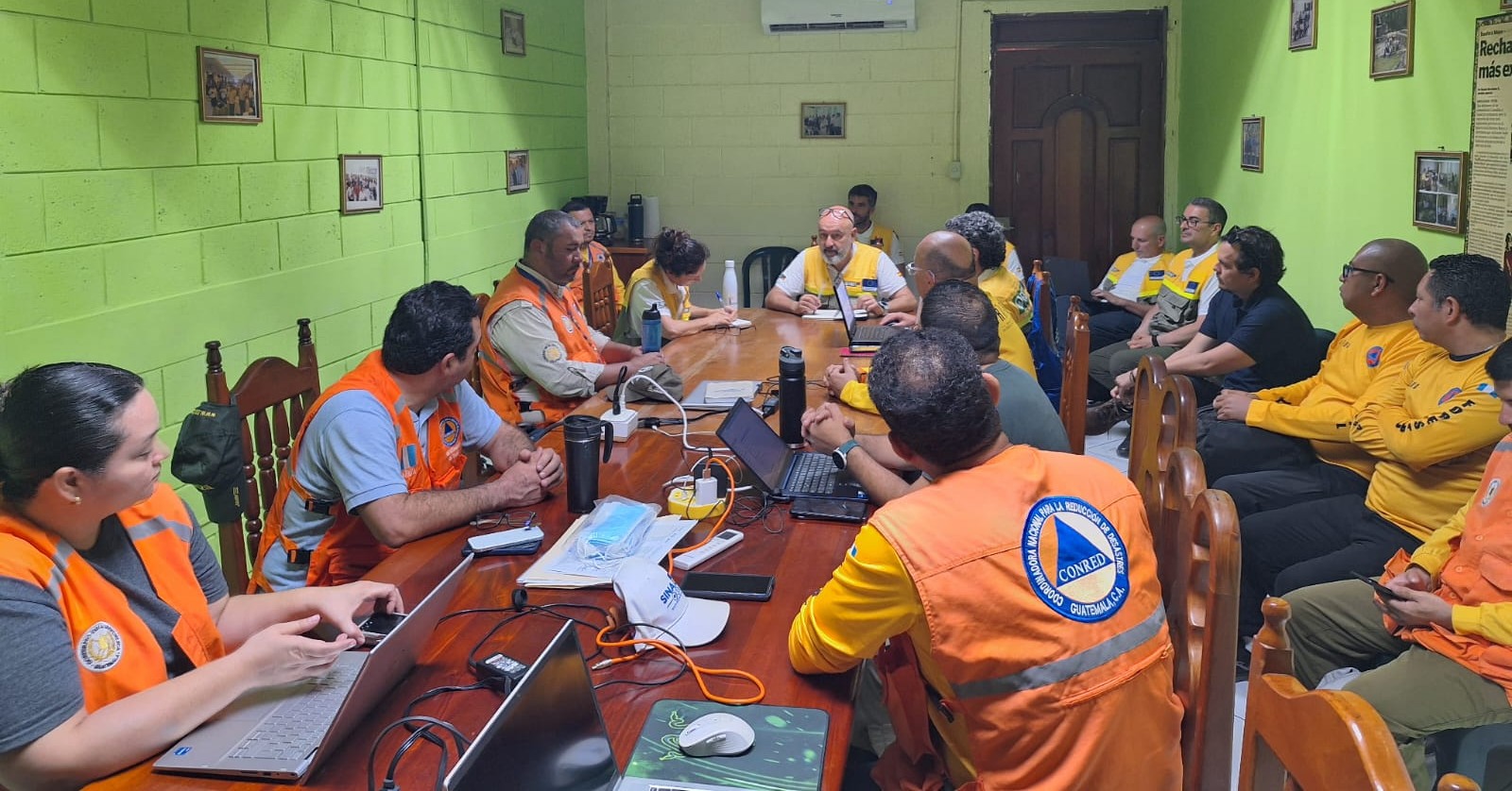 Se fortalecen acciones para la gestión de incendios en Petén