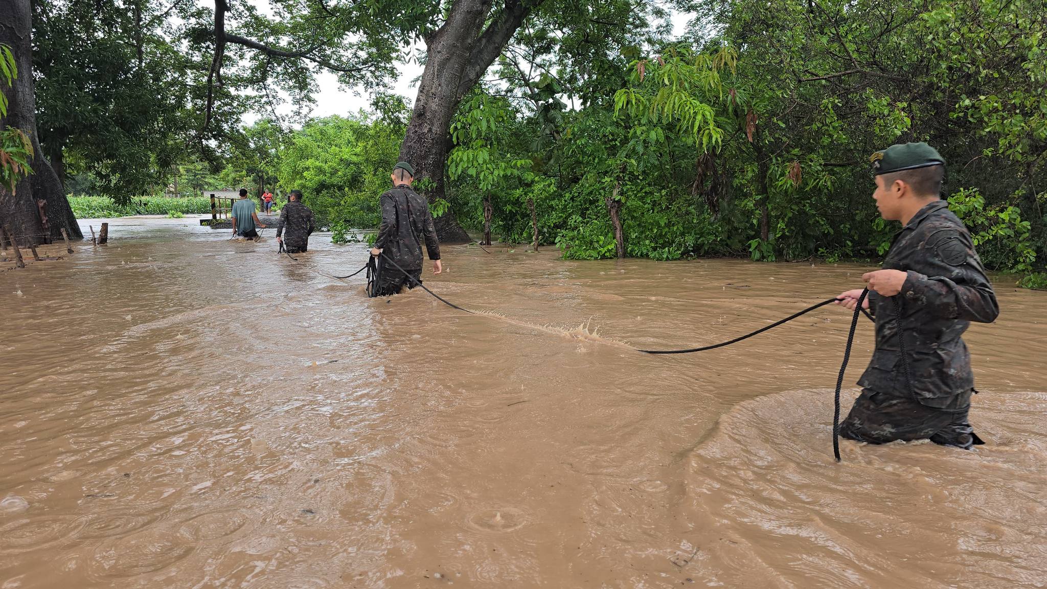 Conred y Ejército de Guatemala mantienen atención a incidentes por lluvias en Santa Rosa