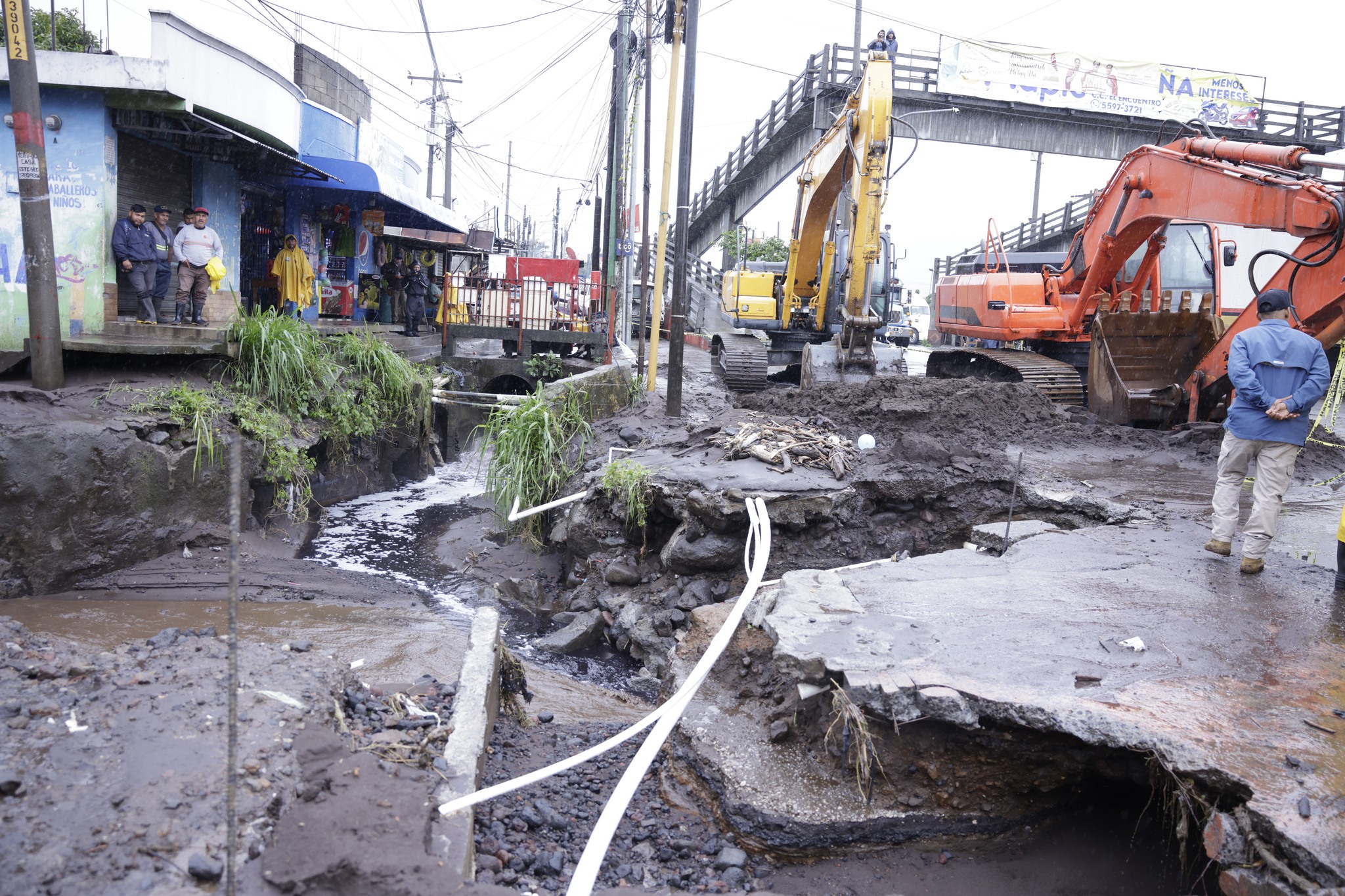 Compromisos para recuperación de infraestructura vial en 8va calle zona 3 de Palín, Escuintla