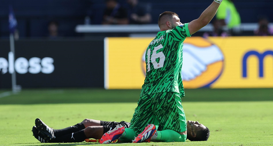 Copa América 2024: Árbitro guatemalteco se desmaya antes del descanso del partido entre Perú y Canadá