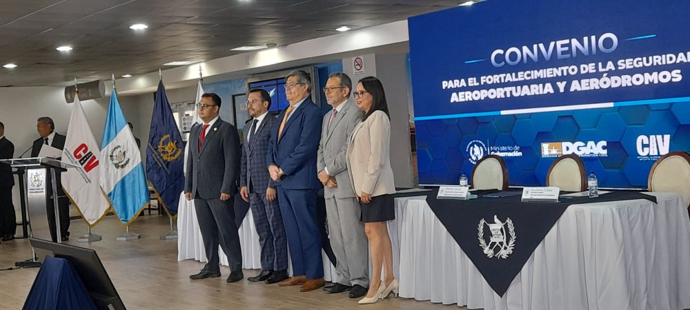 Instituciones firman convenio para la seguridad aeroportuaria