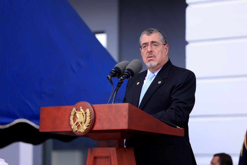 El presidente Bernardo Arévalo se dirige a las Fuerzas Armadas en la conmemoración del 153 aniversario del Ejército.
