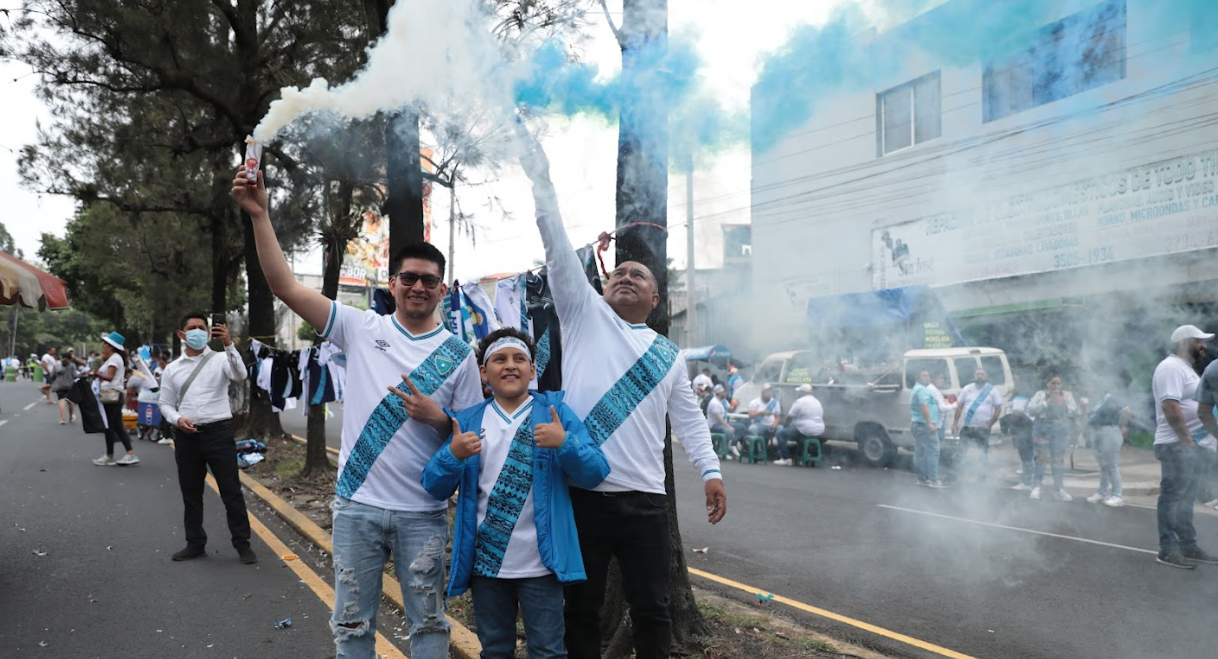 El color de la afición pintó el coloso de la zona 5
