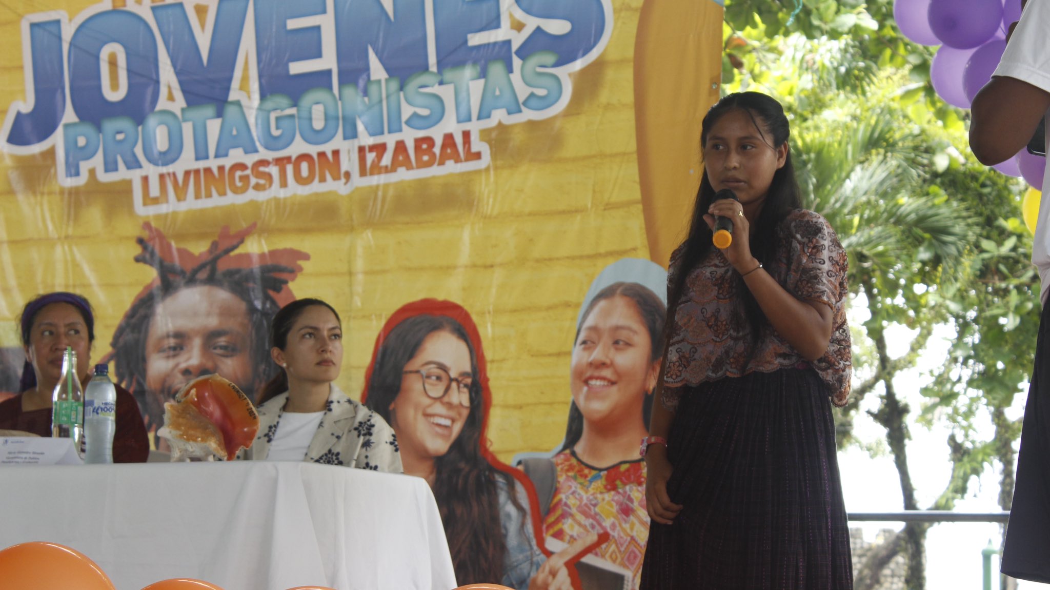 Autoridades del Mides inauguraron el programa Jóvenes Protagonistas en Izabal. /Foto: Mides.