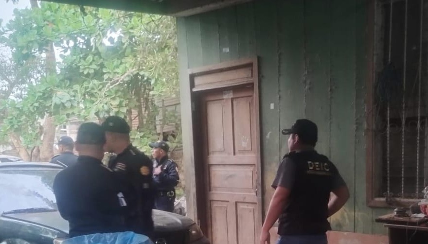DEIC y MP realizan allanamientos en Alta Verapaz y Petén por delitos contra la vida