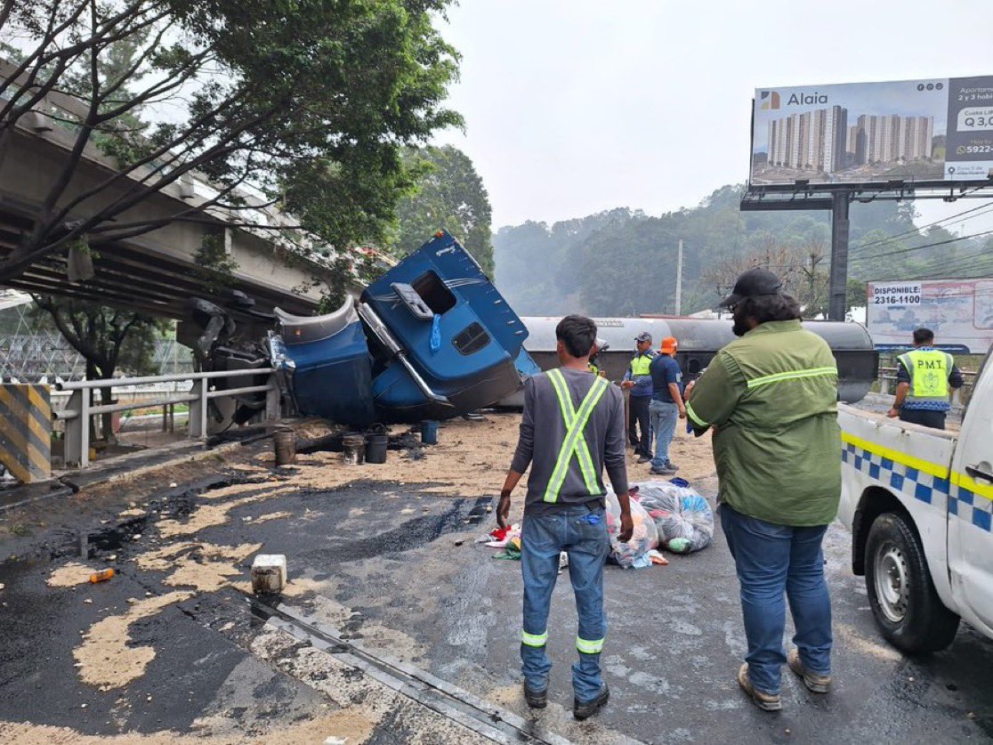 Accidente en la Villalobos causa alta carga vehícular. /Foto: Tránsito Villa Nueva.