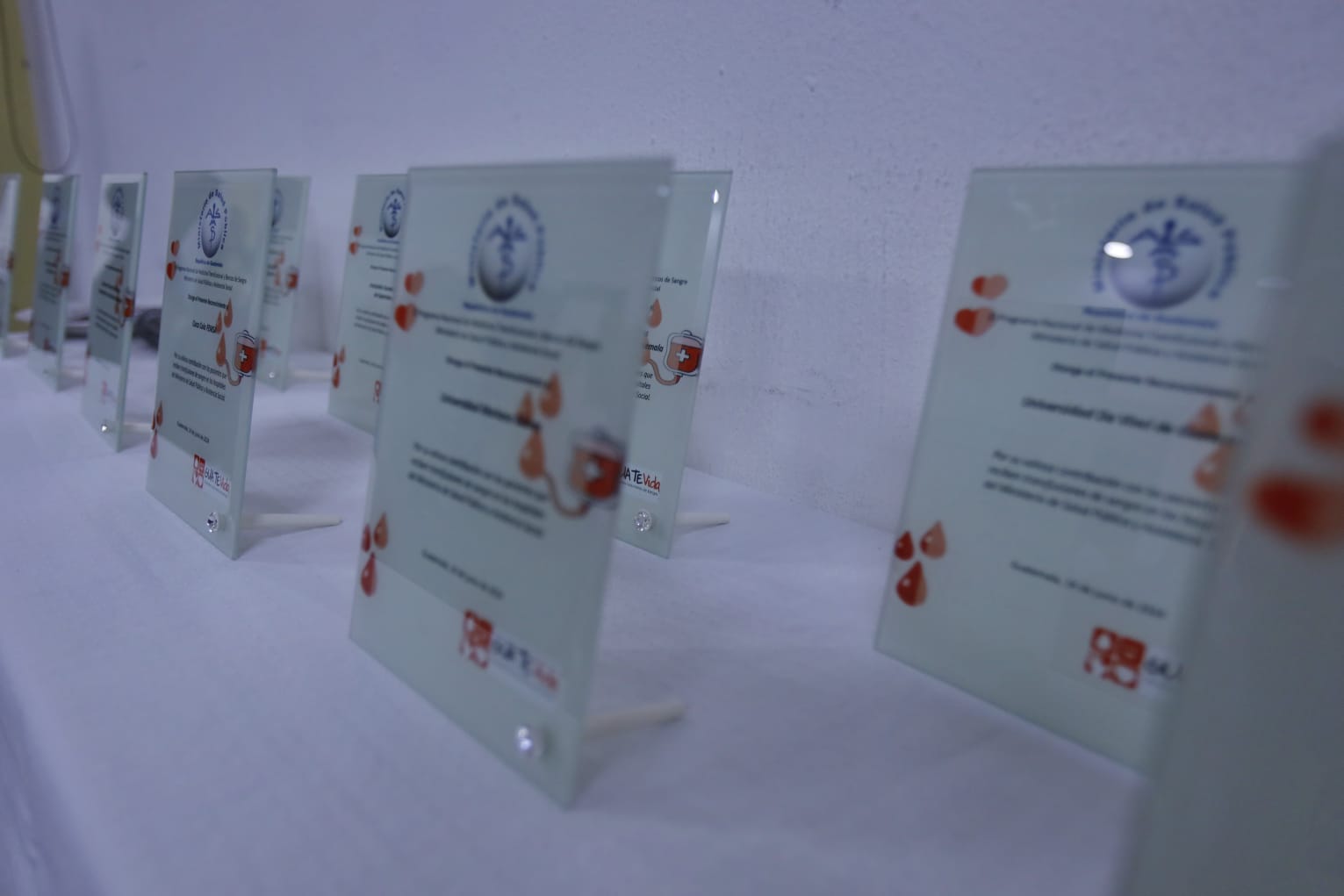 Salud entrega reconocimientos a donantes de sangre