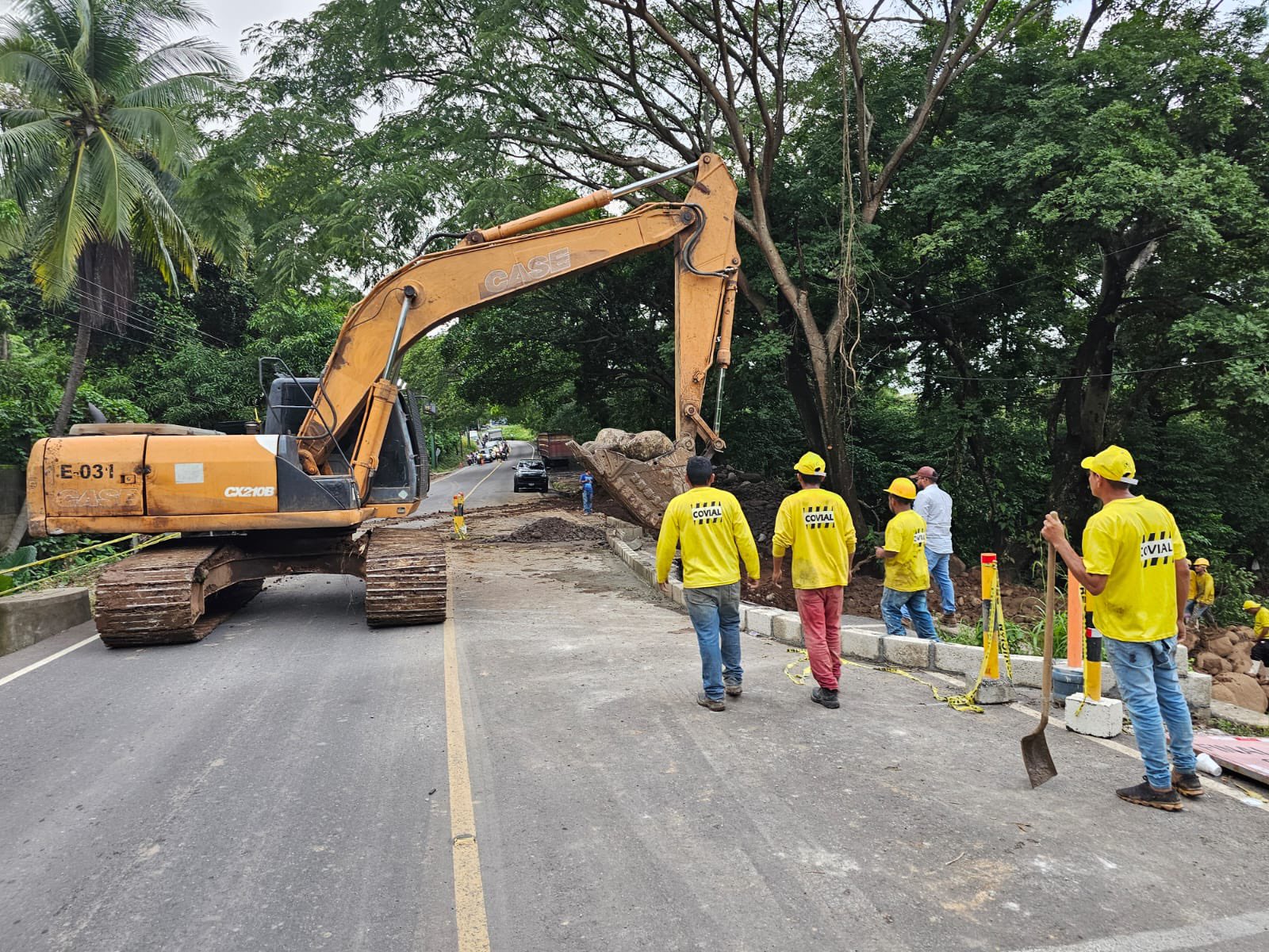 Personal de COVIAL atiende emergencias como parte del plan de contigencia del CIV. /Foto: Covial.
