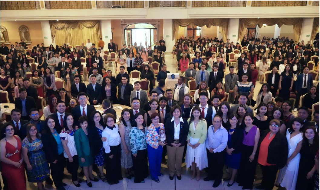 Karin Herrera participó en congreso de salud mental en Quetzaltenango