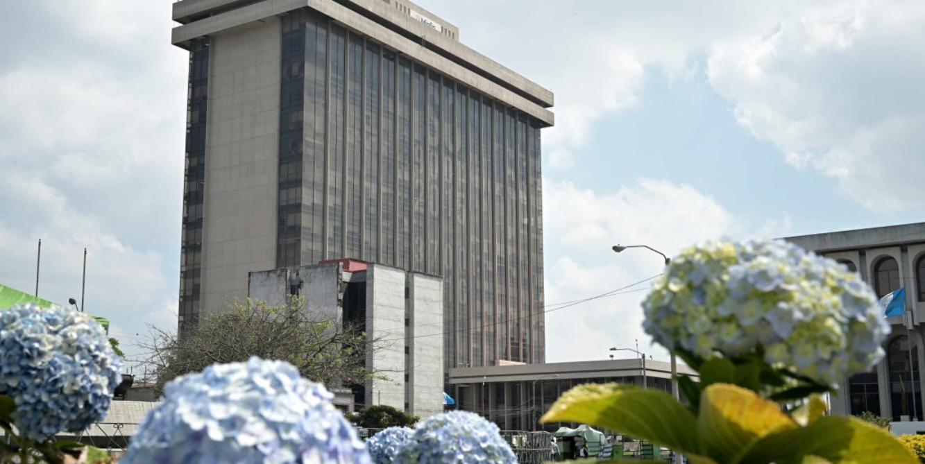 Finanzas recordó que el titular de la cartera, Jonathan Menkos, goza de derecho de antejuicio.