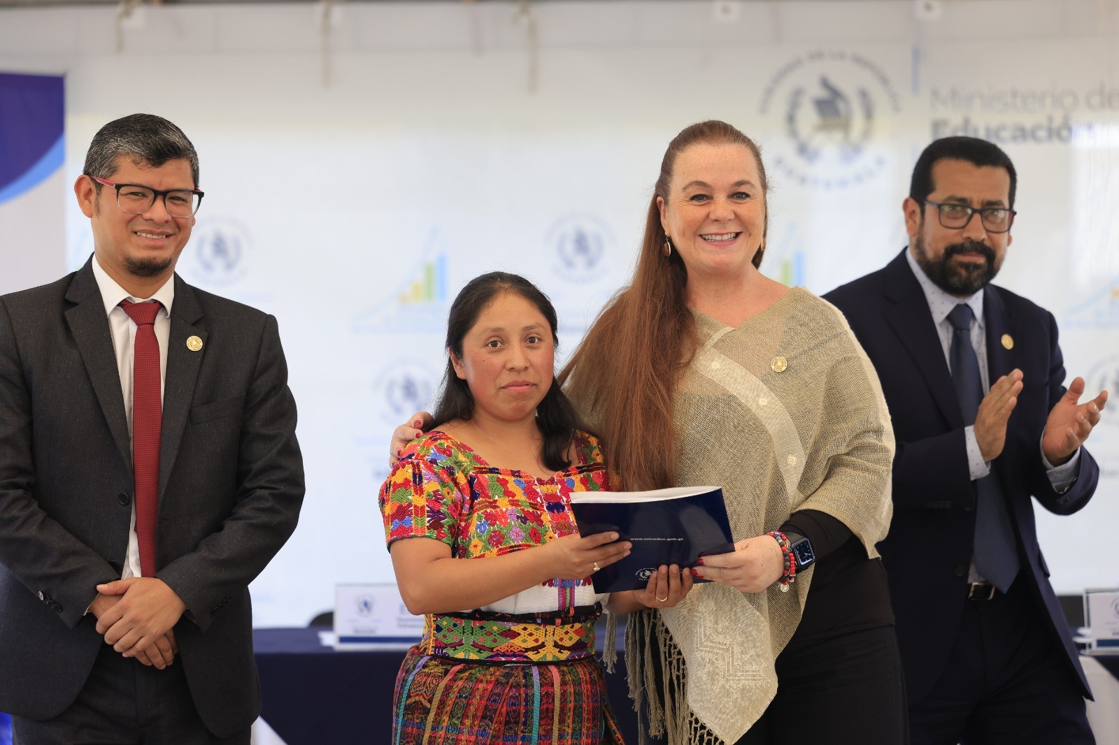 Mineduc pone en marcha estrategia para apoyar a estudiantes rezagados de segundo a sexto primaria