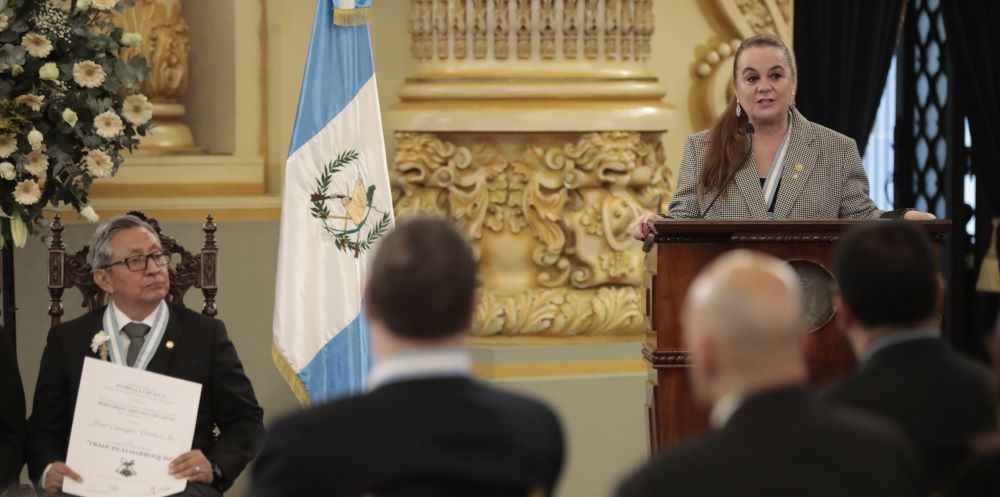 Ministra de Educación, Anabella Giracca agradece al magisterio en su día, por sus esfuerzos para luchar por la educación del país.
