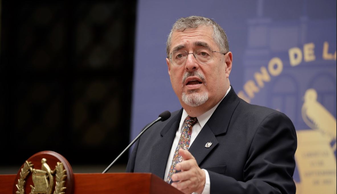 Presidente informa sobre directrices para la contratación de seguros