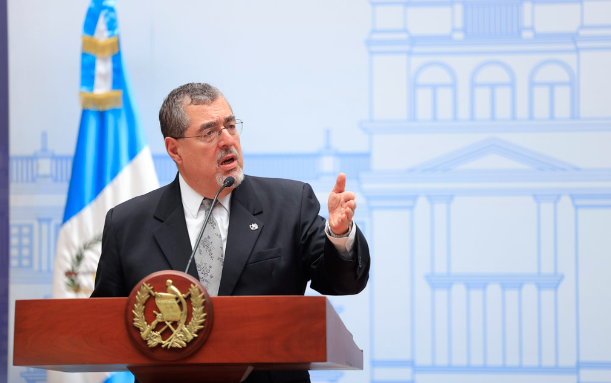 El presidente anunció las primeras medidas para aliviar el costo de la vida de los guatemaltecos.
