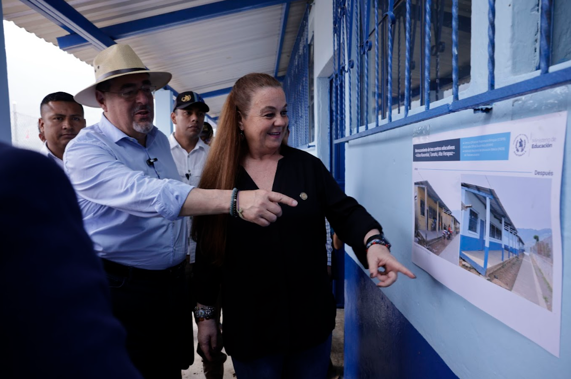 Presidente Bernardo Arévalo entrega remozamiento de centros educativos en Tamahú, Alta Verapaz