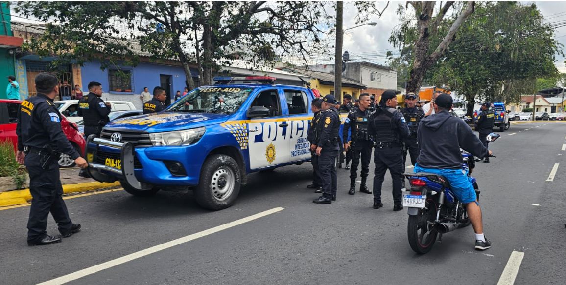 Pronta reacción policial permite la captura de dos presuntos sicarios en zona 5 capitalina