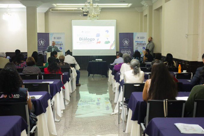 SCEP instala mesas de diálogo para mejorar el Sistema de Consejos de Desarrollo