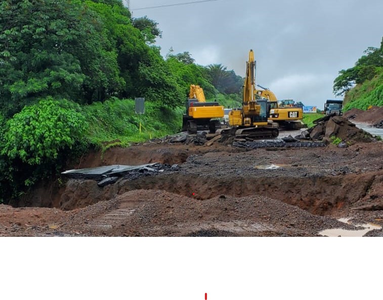 Inundación provoca daños en antigua carretera Palín-Escuintla
