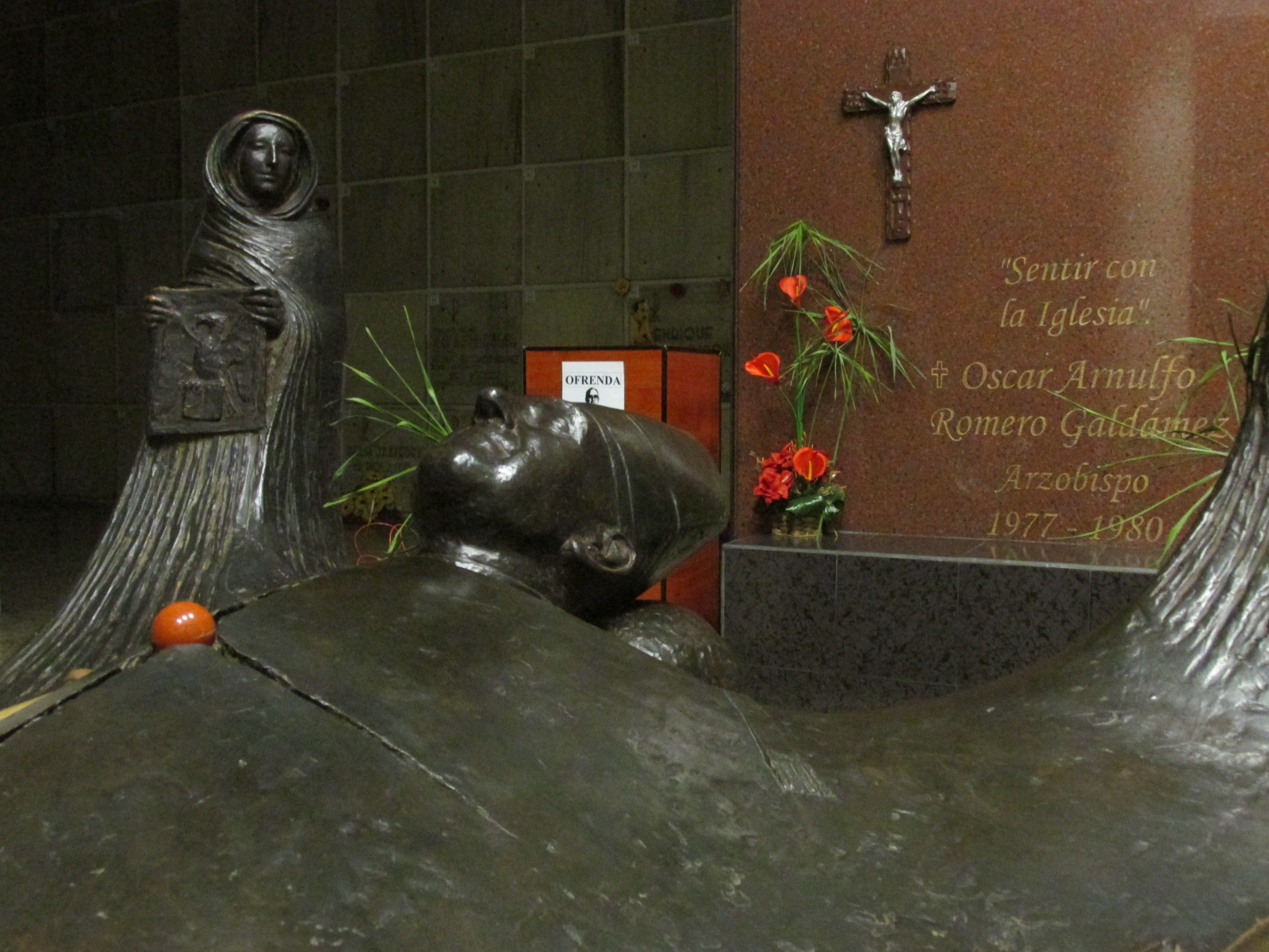 Tumba de San Óscar Arnulfo Romero, en San Salvador. / Foto: Wikipedia.