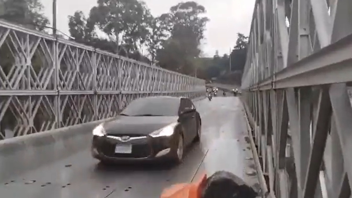 Puente provisional fue habilitado en el kilómetro 17.5 jurisdicción de Villa Nueva. /Foto: Tránsito Villa Nueva.