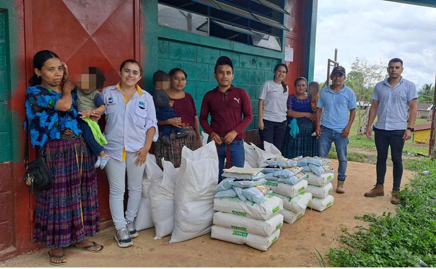 Entregan alimentos a más de mil familias de niños con desnutrición aguda en Alta Verapaz