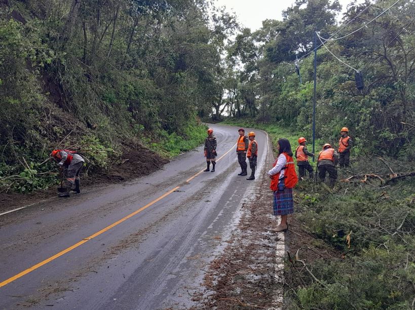 Chimaltenango: Respuesta a derrumbes en ruta de Parramos a San Pedro Yepocapa