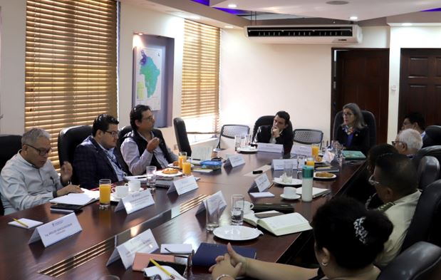 Reunión de la junta de representantes para la recuperación de la cuenca del lago de Amatitlán