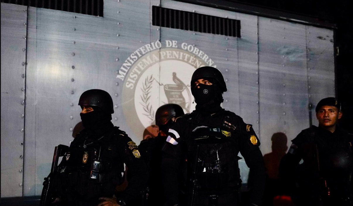 Ministerio de Gobernación traslada reos y recupera control de “El Infiernito”