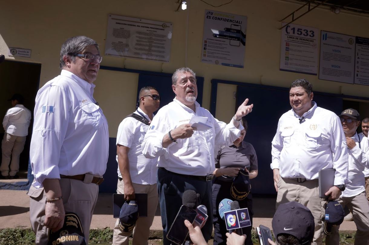 Presidente Arévalo: “¿Cuánta corrupción se necesita para convertir cárceles en residenciales?”